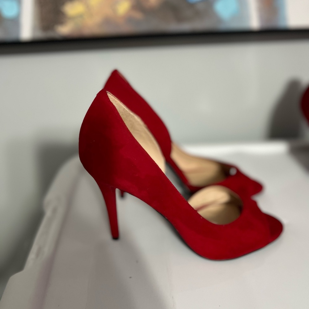 Nine West Red Suede Pumps. - Picture 3 of 7